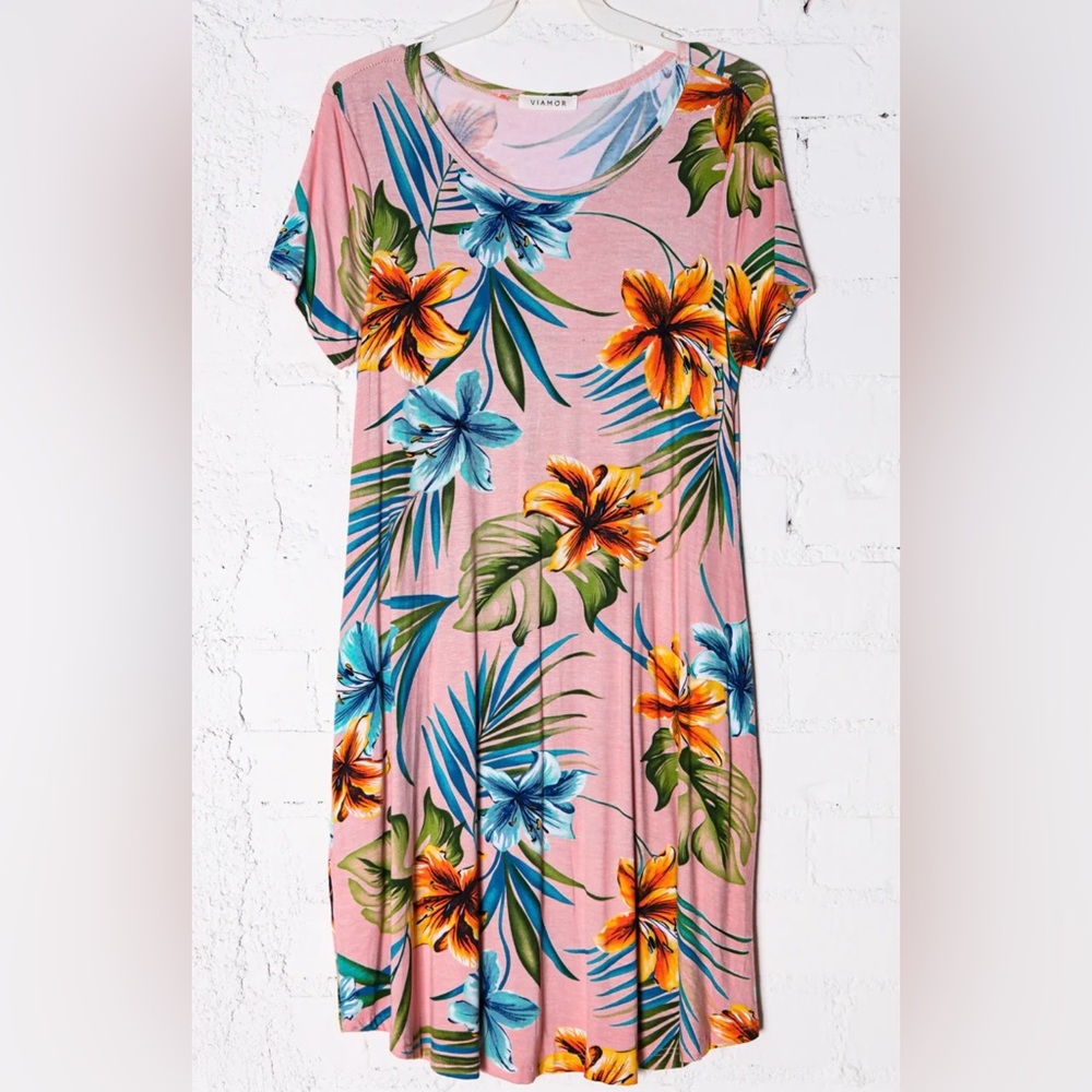 VIAMOR Women’s Boutique Brand Pink Tropical T-shirt Dress Size Medium NWOT